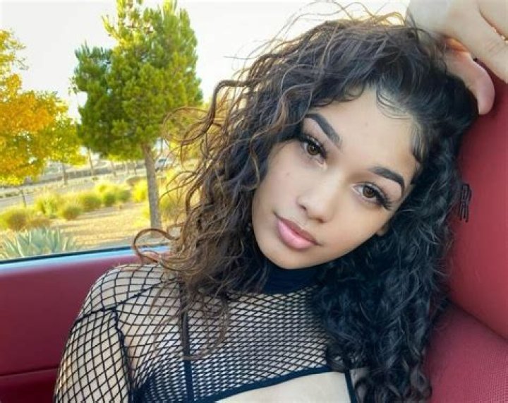 Lexi2Legit Bio, Wiki, Age, Figure, Net Worth, Pics & More
