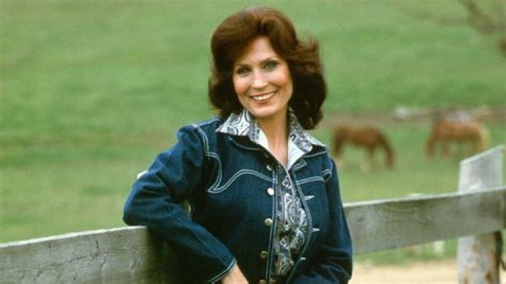 Loretta Lynn Died at Her Beloved Tennessee Ranch All About Her Famous