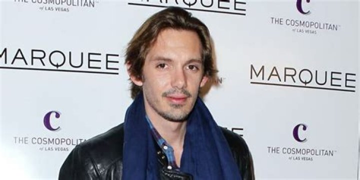 Lukas Haas Net Worth 2023 Wiki, Married, Family, Wedding, Salary, Siblings