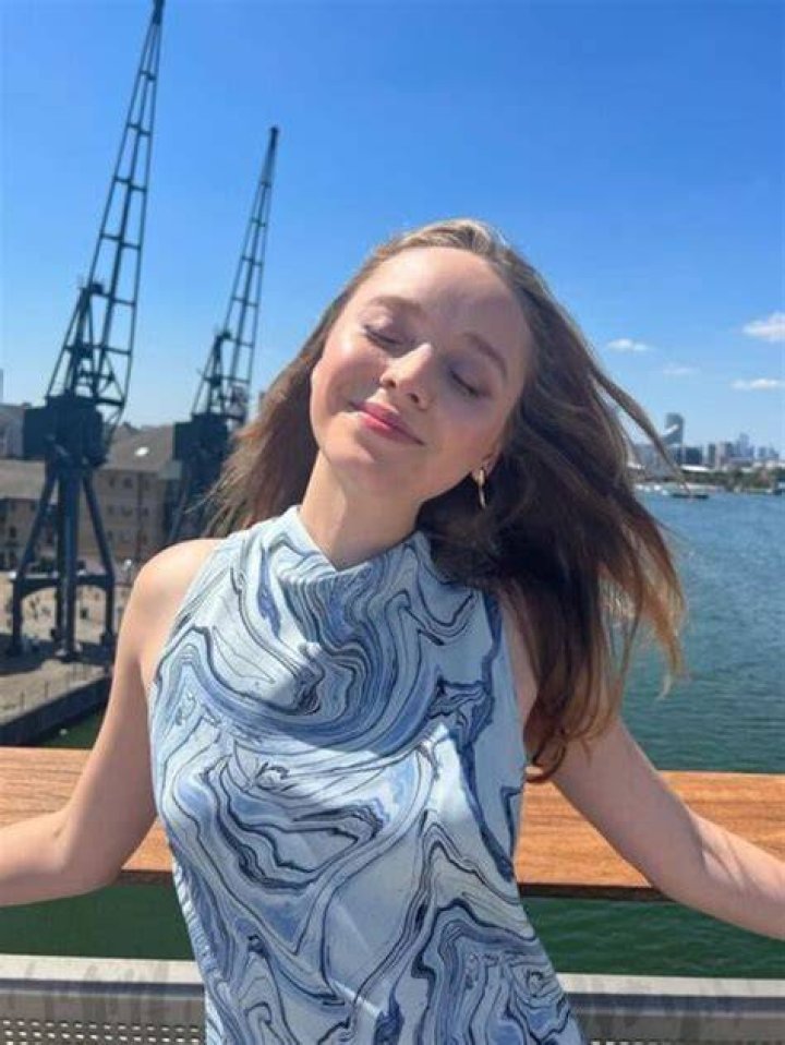 Madeleine Arthur Height Age Weight Measurement Wiki Bio & Net Worth