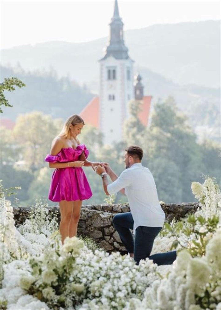 Mavericks star Luka Doncic proposes to longtime girlfriend Anamaria
