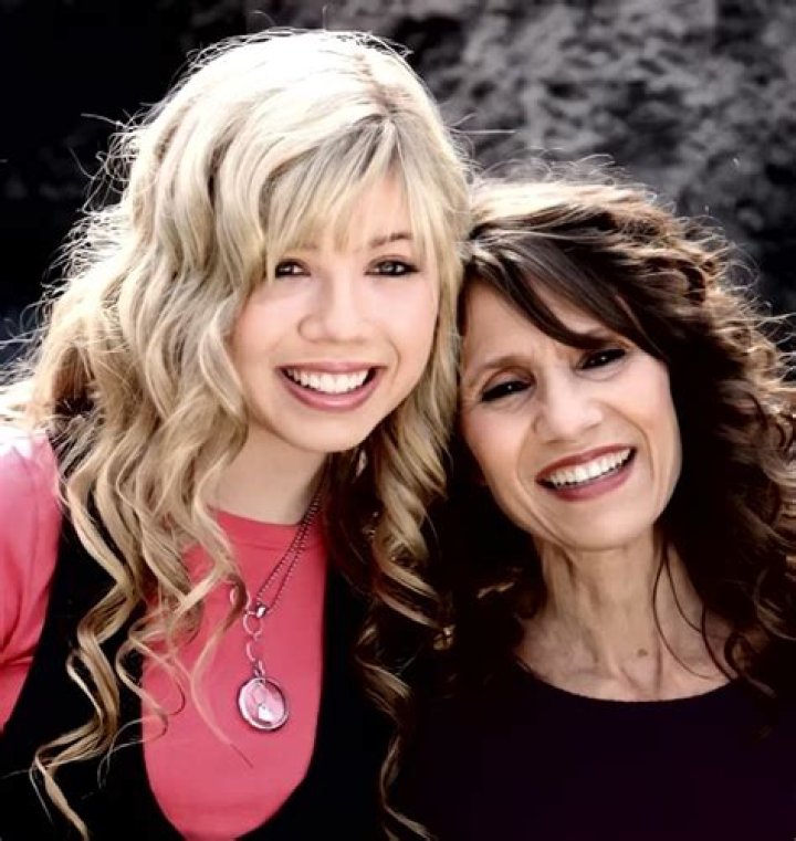 McCurdy claims her mom made her shower with teen brother a...