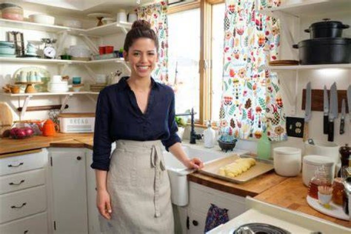 Molly Yeh Net Worth 2023 Logical Daily