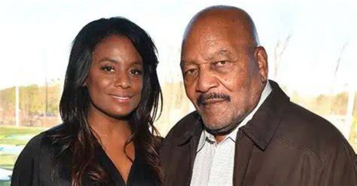 Monique Brown Interesting Details About Jim Brown's Wife TheSportsHint