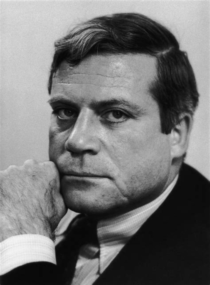 Oliver Reed Biography IMDb