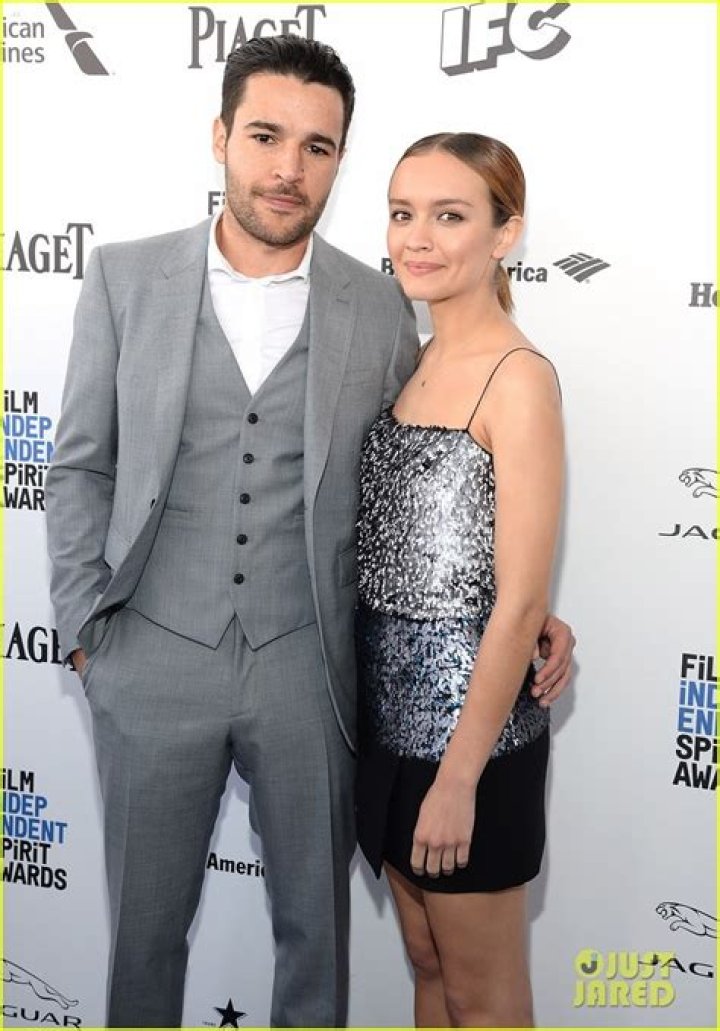 olivia cooke and boyfriend christopher abbott steps out for a romantic