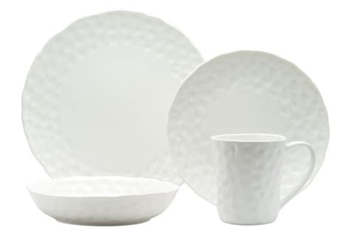 Red Vanilla Marble 16-pc. Round Dinnerware Set
