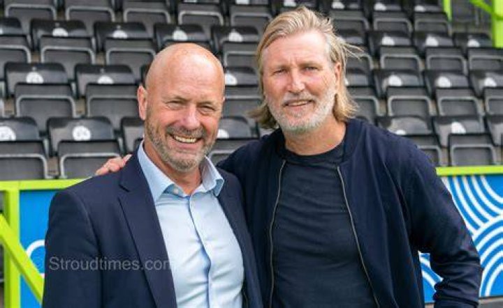 Robbie Savage's son among six elevated to Man United squad for Young