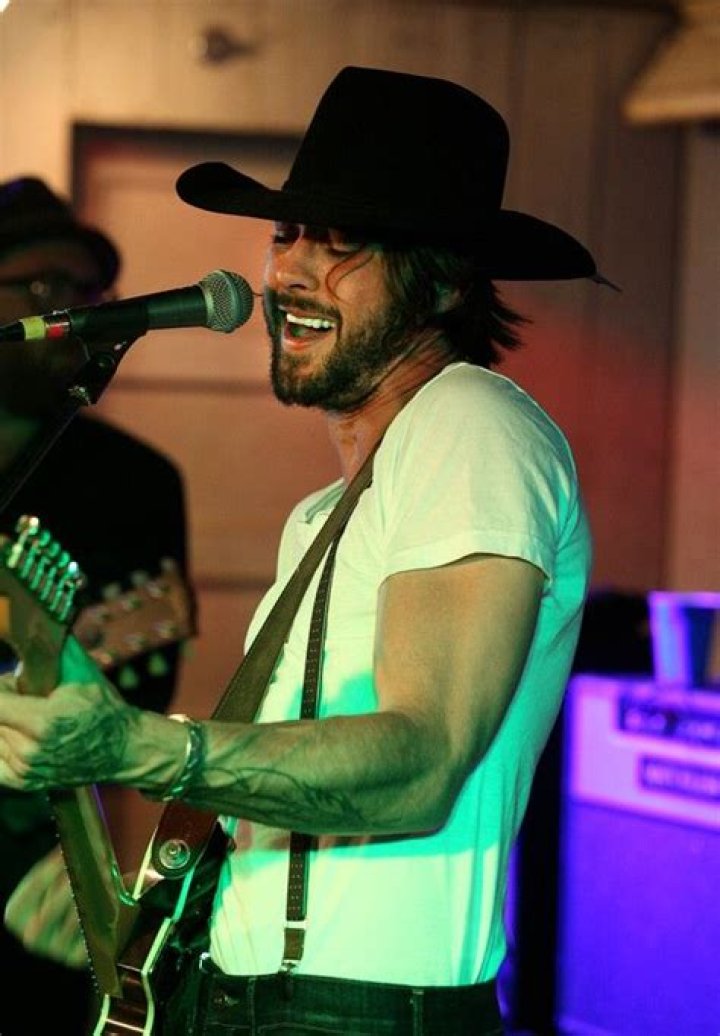 Ryan Bingham EoanSabila