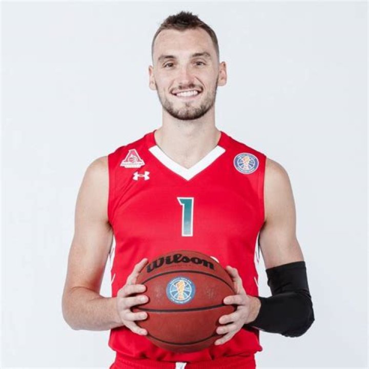 Sam Dekker Net Worth 2023 Fees Salary Assets Home