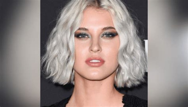 Sarah Grey Net Worth, Biography, Age, Height and Boyfriend