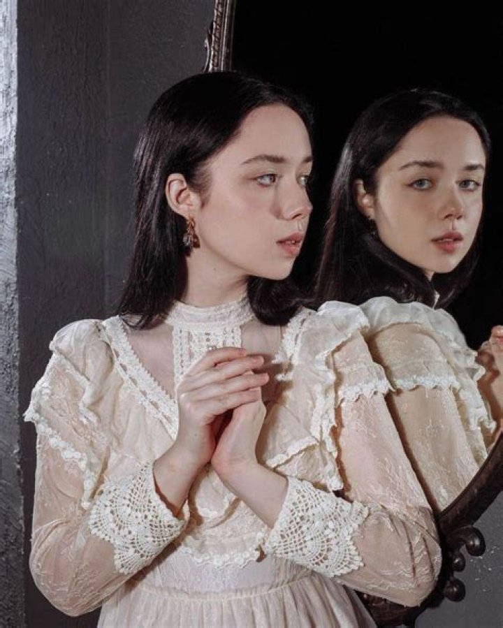 Sarah Z Mirror Reference Style, Sarah, Fashion