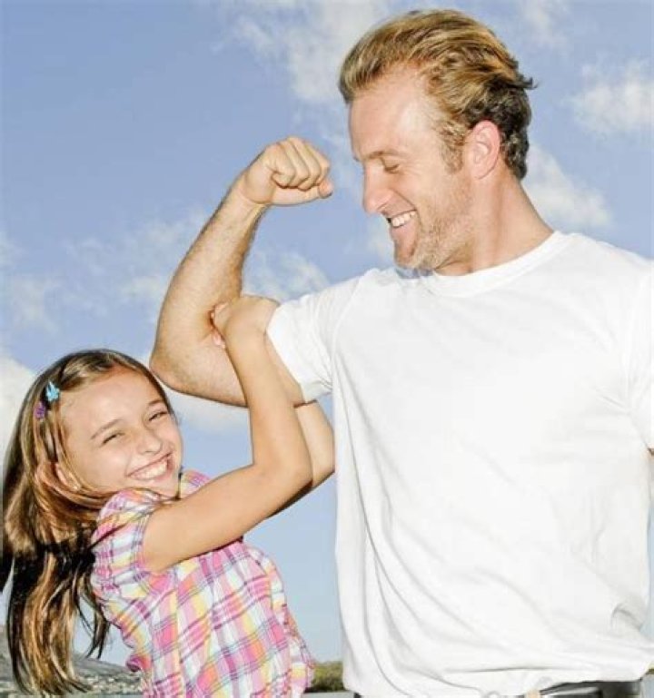 Scott Caan with his TV daughter teilor grubbs aka Gracie. Hawaii Five O