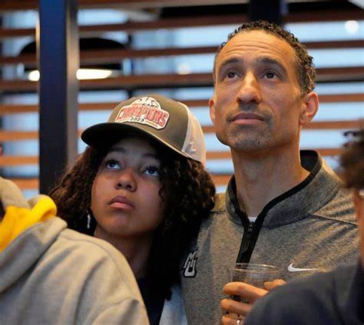 Shaka Smart is Married to Wife Maya Payne Smart. Kids.
