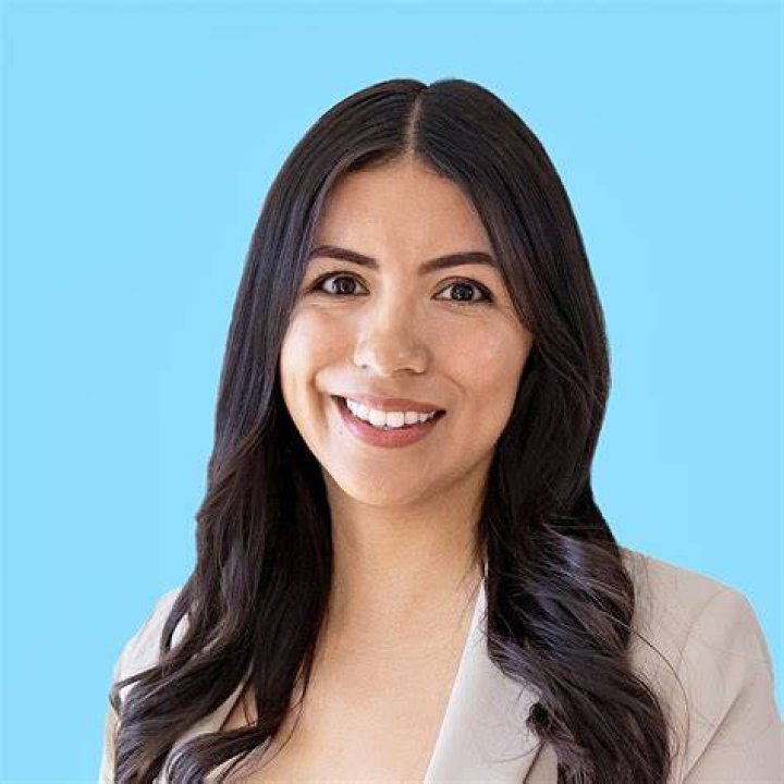 Stephanie Hernandez YouTube