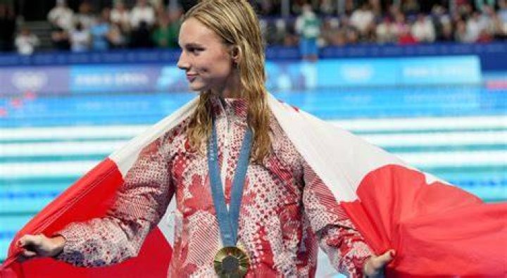 Summer McIntosh Sets Olympic Record & She Hasn't Even Graduated Yet