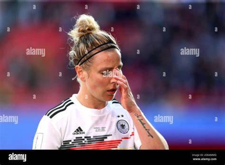 Svenja Huth Steckbrief, Bilder und News WEB.DE