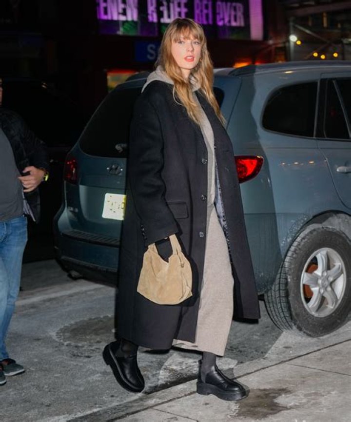 Taylor Swift Walking in NYC August 2016 Pictures POPSUGAR Celebrity