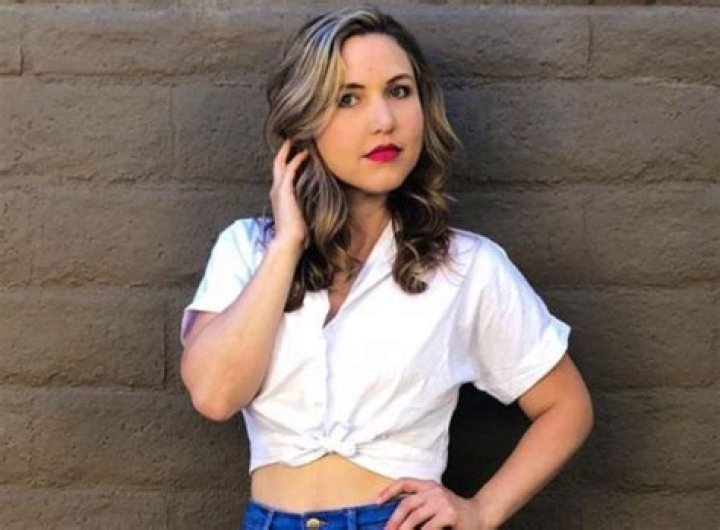 Taylor Tomlinson Bio Age Wiki Parents Facts About The vrogue.co