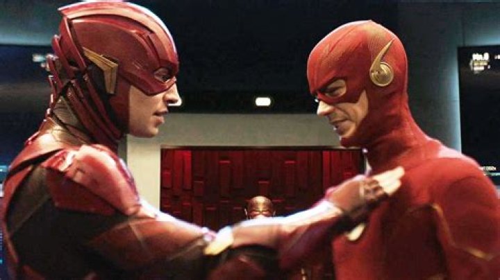 The Flash Meet Ezra Miller Brother Saiya And Sister Caitlin