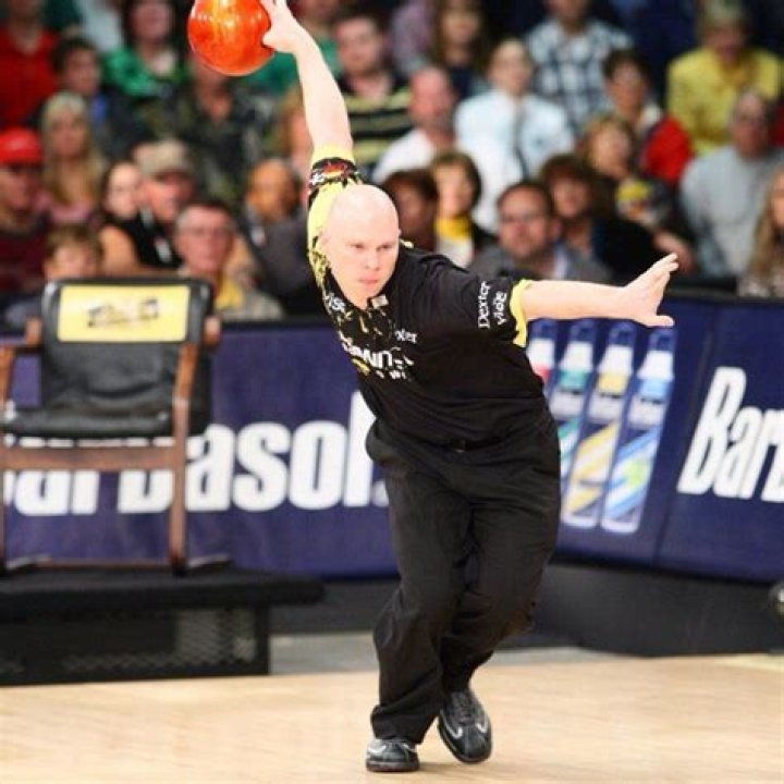 Tommy Jones Bowler Height, Weight, Net Worth, Age, Birthday, Wikipedia