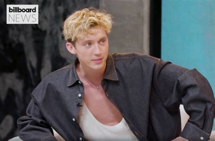 Troye's new hair Troye sivan, Human, Boys