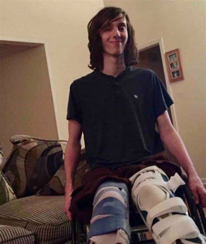 US student sues CSX after losing legs when hit by train NZ Herald