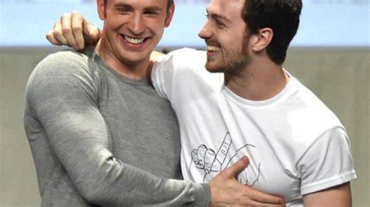 Watch Chris Evans grab his (and others&rsquo;) left boob 9 times SheKnows