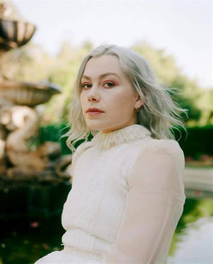 What is Phoebe Bridgers' net worth?