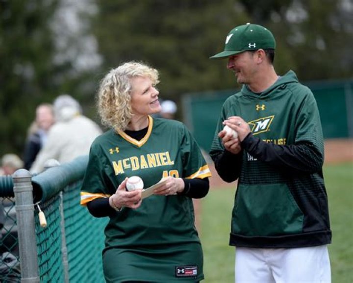 Who is Anne McDaniel? Baseball legend Tim McCarver's wife Opoyi
