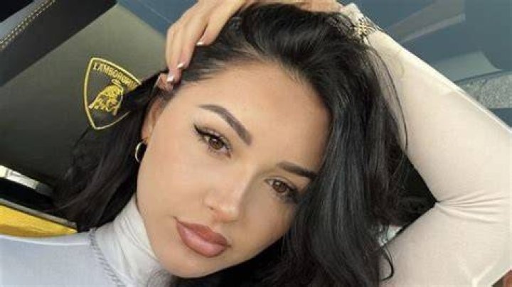 Wild scenes as OnlyFans, Tik Tok and Instagram star Anna Paul hits STAX