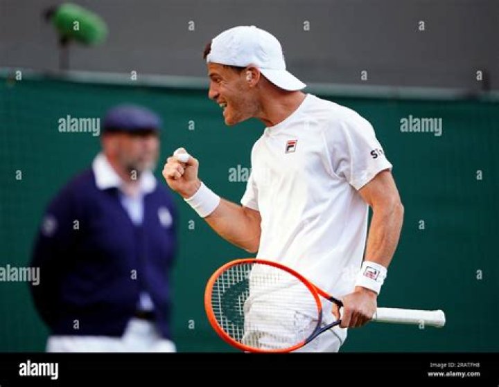 Wimbledon Diego Schwartzman's GF, Eugenia De Martino, wows