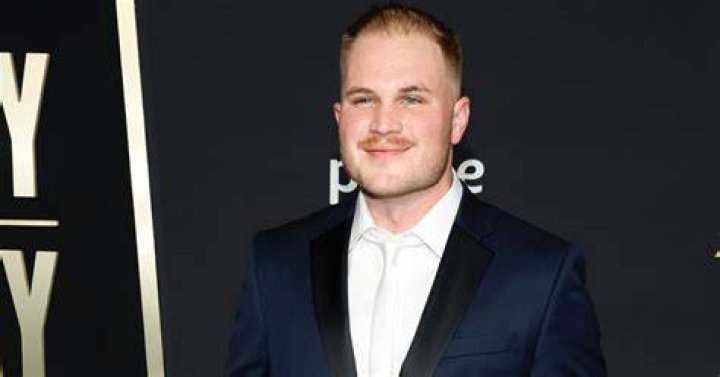 Zach Bryan Net Worth (Updated 2024) Right Net Worth
