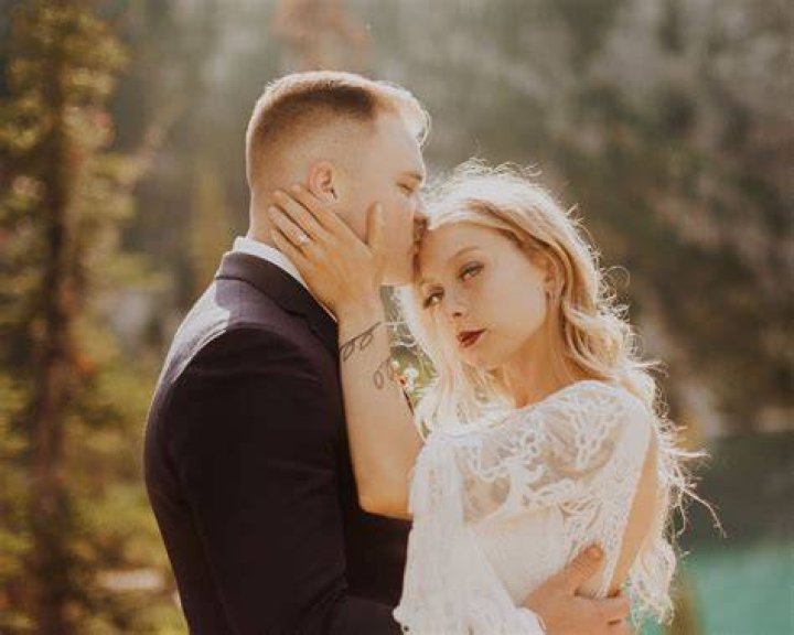 Zach Bryan Rose Madden's Wedding Pictures! Dont Miss It!