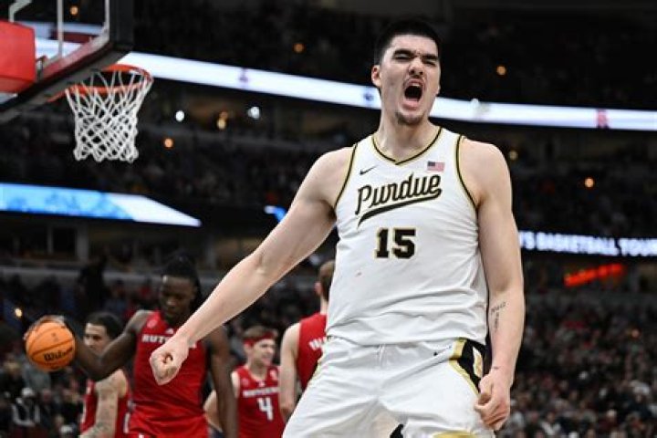 Zach Edey Withdraws From 2023 NBA Draft, Returns To Purdue